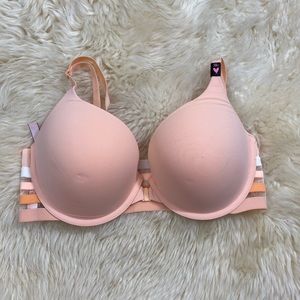 Victoria’s Secret Bra T-shirt push up 38C